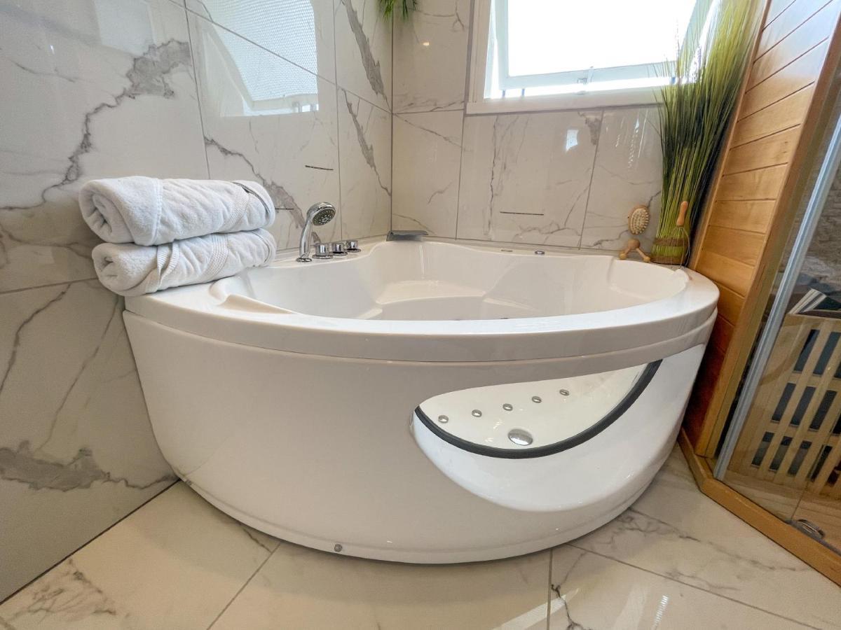 Votre Escale Boule D Or Sauna & Spa Niort Exterior photo