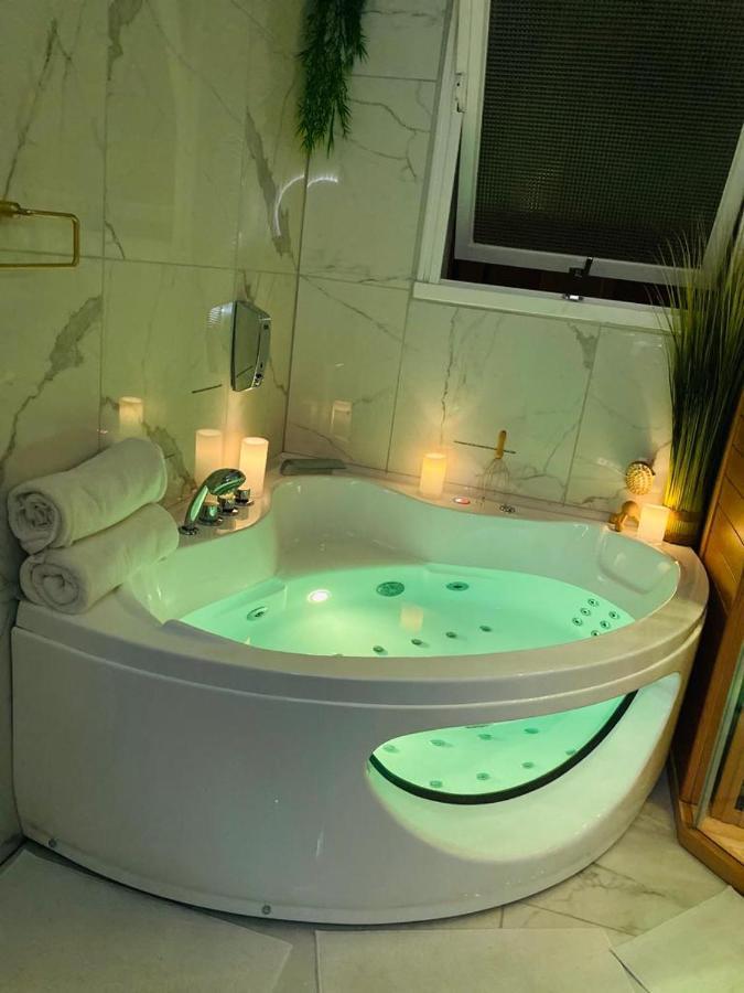 Votre Escale Boule D Or Sauna & Spa Niort Exterior photo
