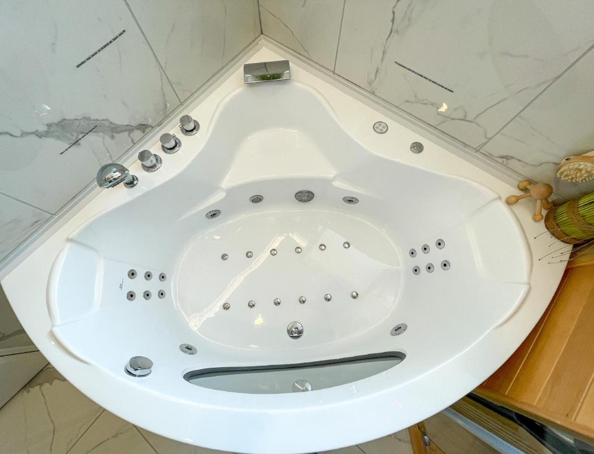 Votre Escale Boule D Or Sauna & Spa Niort Exterior photo
